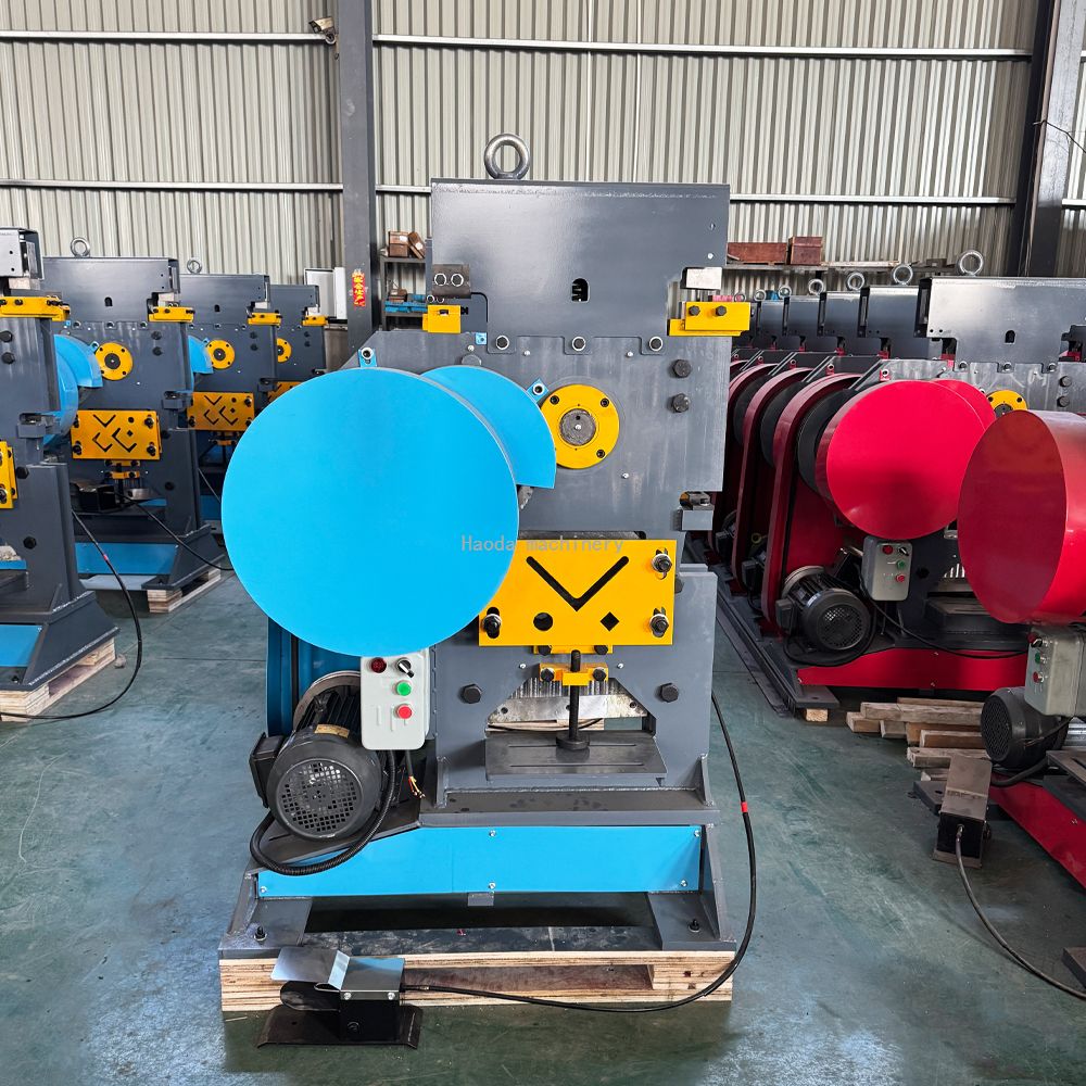 QA32-12BMultifunctional Punching and Shearing Machine