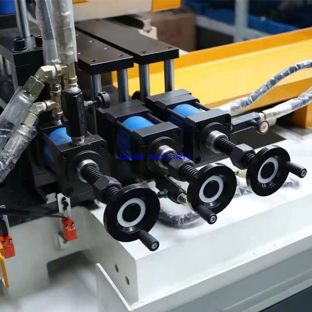 Automatic CNC Pipe Cutting Machine