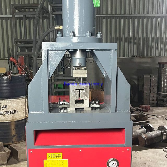 Custom Hydraulic Punching Machine: 3 - Hole Angle Iron Punching in One Operation