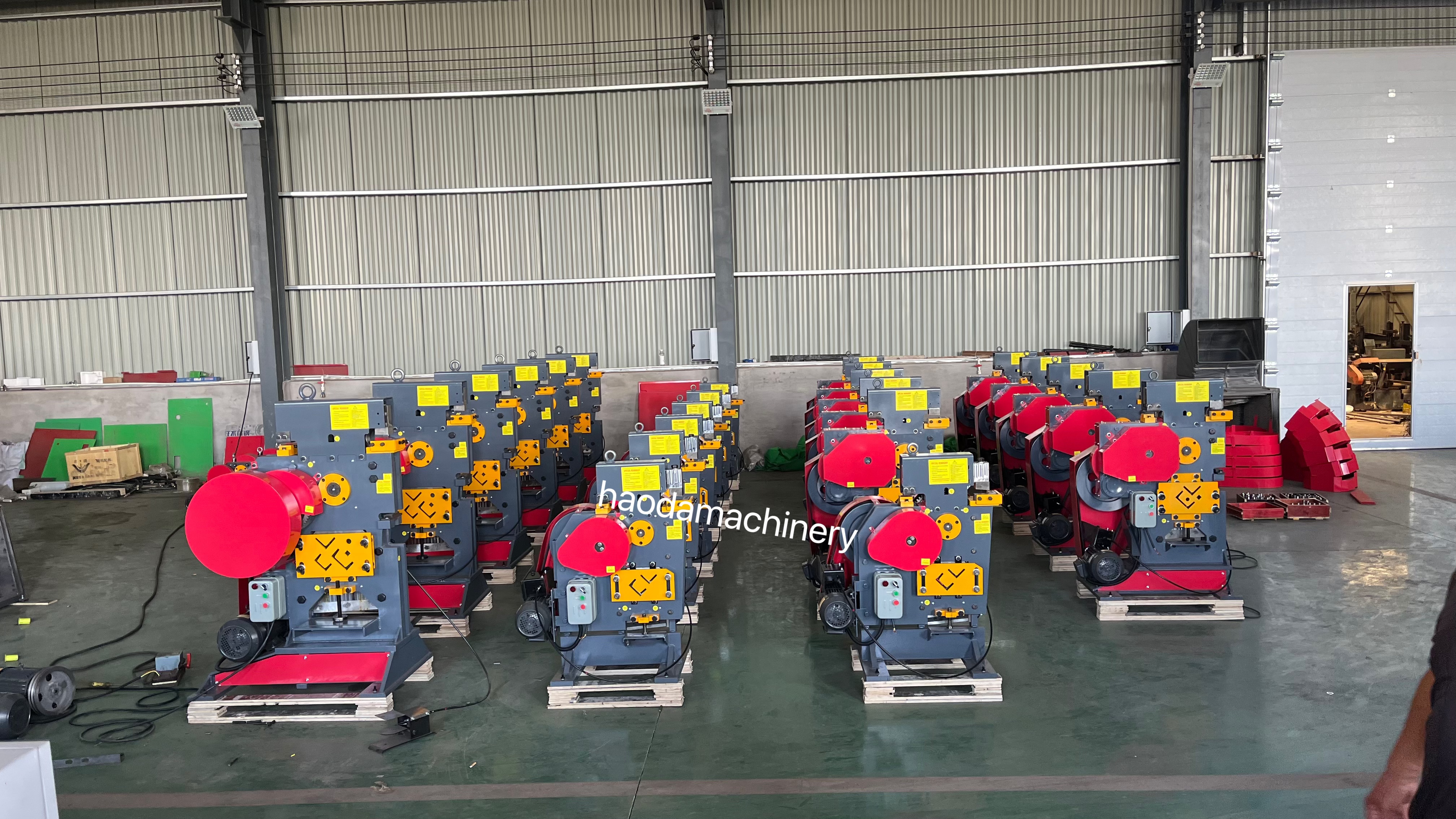 Metal machine tools are shipped to India