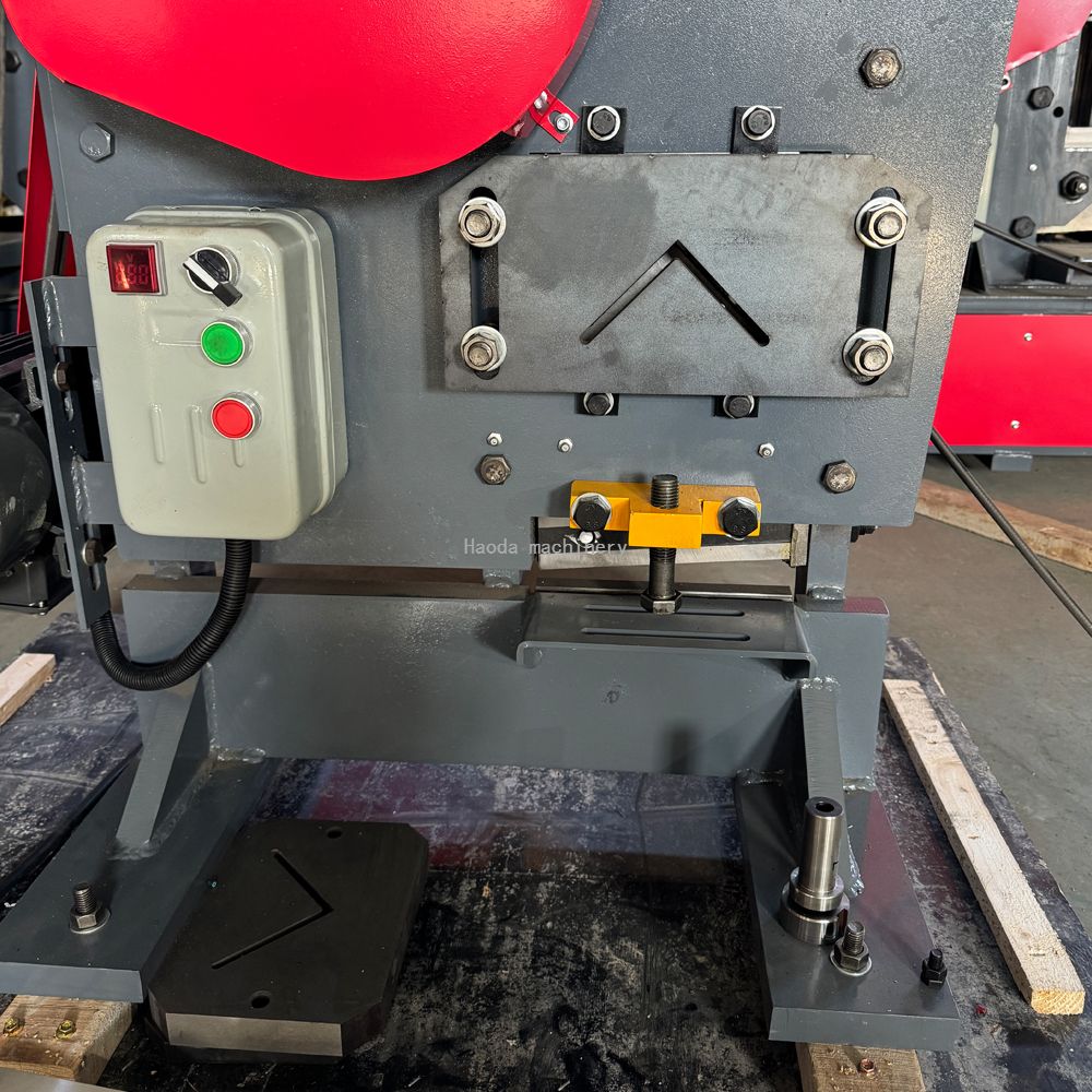 Ironworker Machine QA32-8B Multi-Functional Punching And Shearing Machine for Metal Fabrication