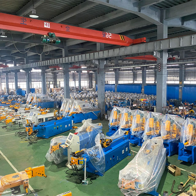 425 CNC Automatic Pipe Cutting Machine