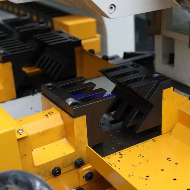Automatic CNC Pipe Cutting Machine