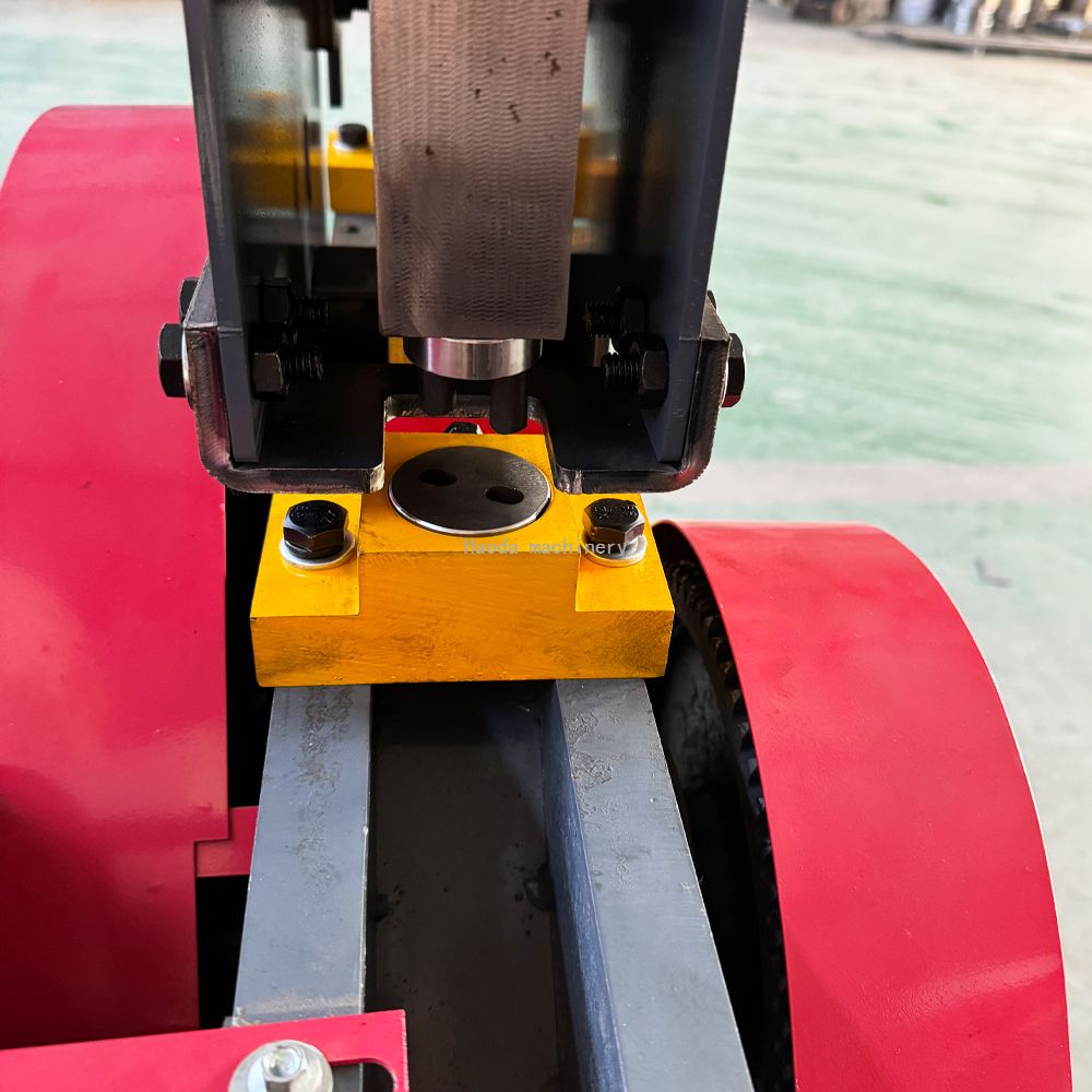 Ironworker Machine QA32-8B Multi-Functional Punching And Shearing Machine for Metal Fabrication